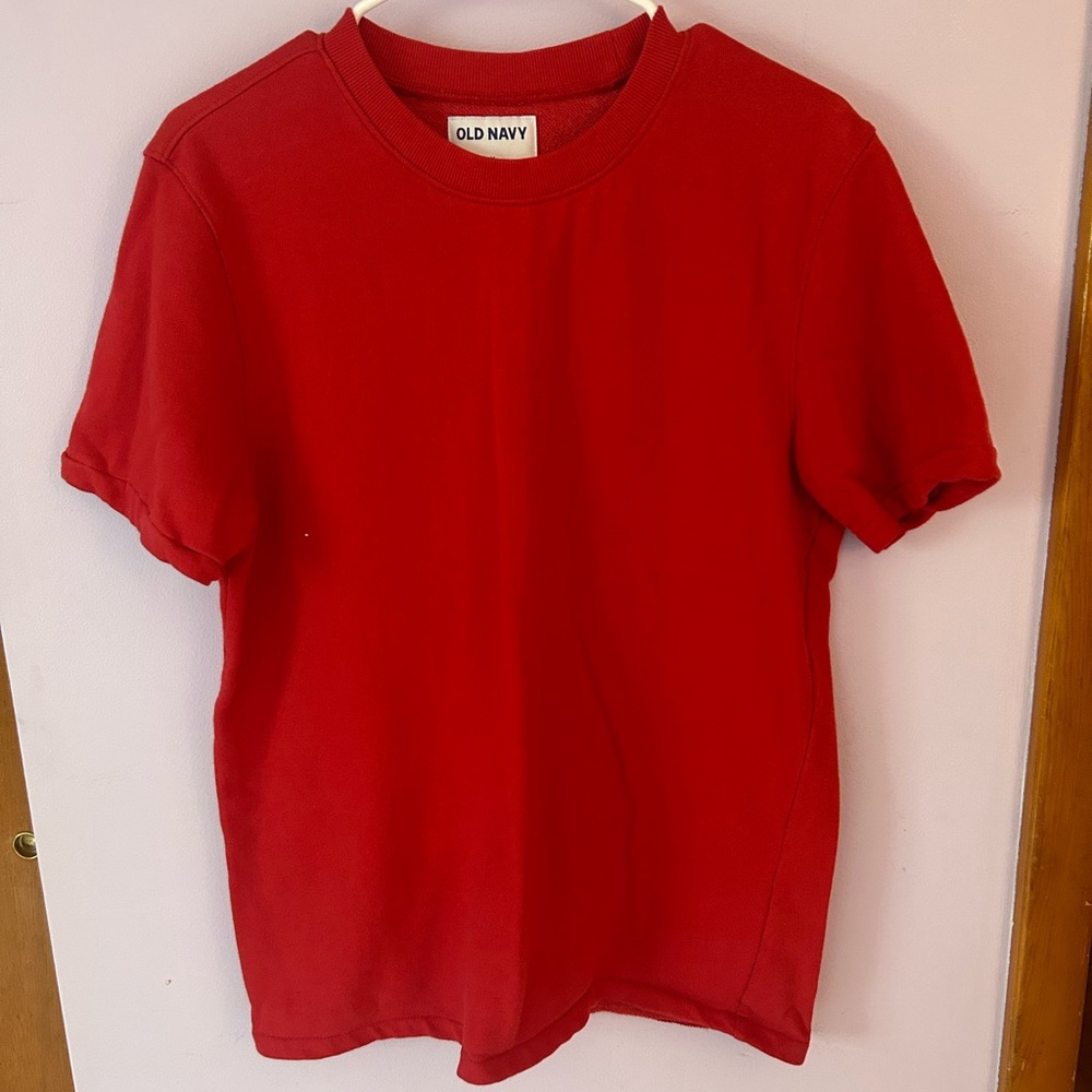 medium red Old Navy cotton tee